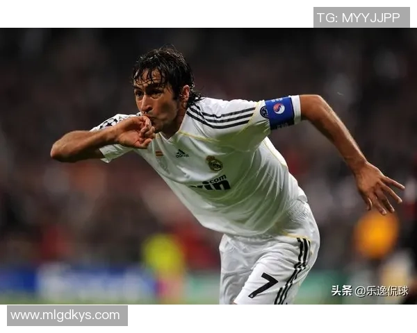 从绿茵到传奇细数那些拥有优雅别称的世界足球巨星