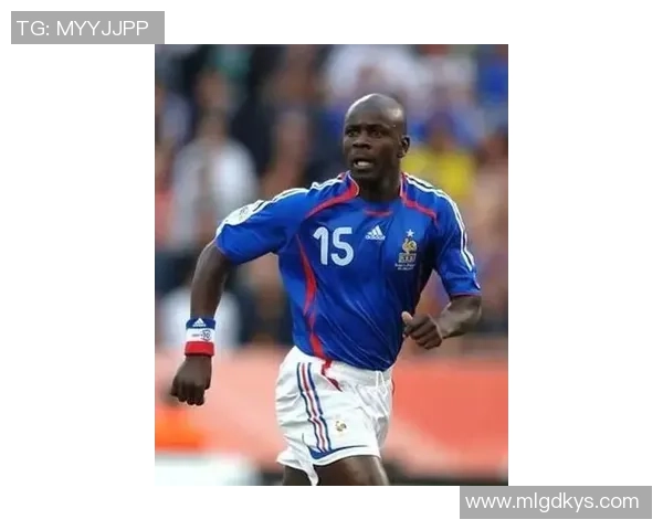 超村足球球星崛起之路:从默默无闻到全球瞩目的传奇旅程 超村足球球星崛起之路:从默默无闻到全球瞩目的传奇旅程