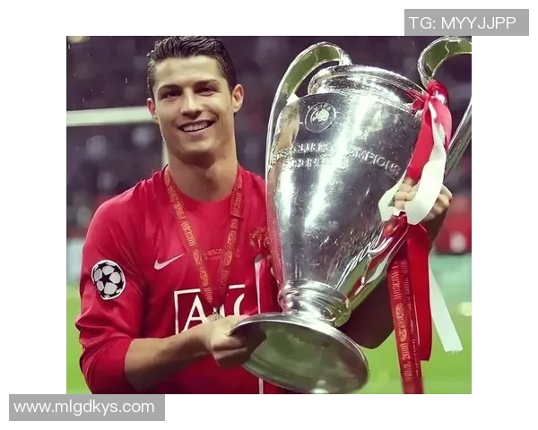 C罗是足球史上最帅的球星之一他的传奇成就与个人魅力并存 C罗是足球史上最帅的球星之一他的传奇成就与个人魅力并存