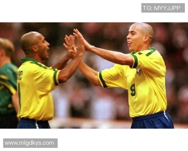 巴西足球历史上第一位传奇球星的诞生与影响力探析 巴西足球历史上第一位传奇球星的诞生与影响力探析